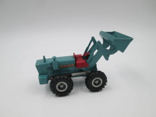 Aveling-Barford tractor shovel. Lesney. Matchbox series No. 10. England. 1963