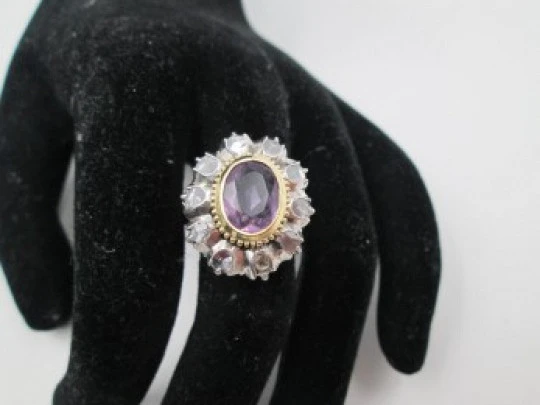 Elizabethan ring. 18k gold and silver. Diamonds and amethyst. 19th century