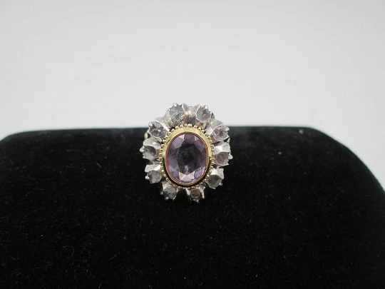 Elizabethan ring. 18k gold and silver. Diamonds and amethyst. 19th century