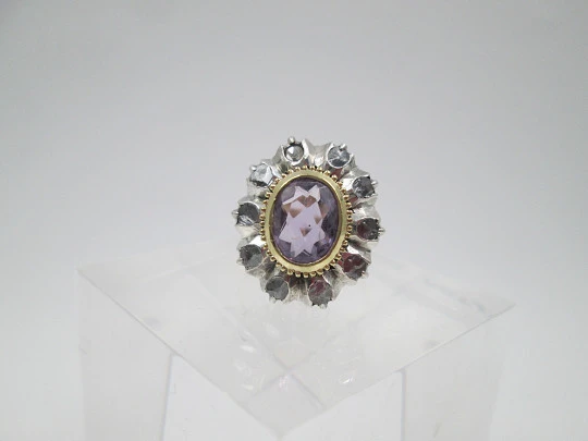 Elizabethan ring. 18k gold and silver. Diamonds and amethyst. 19th century