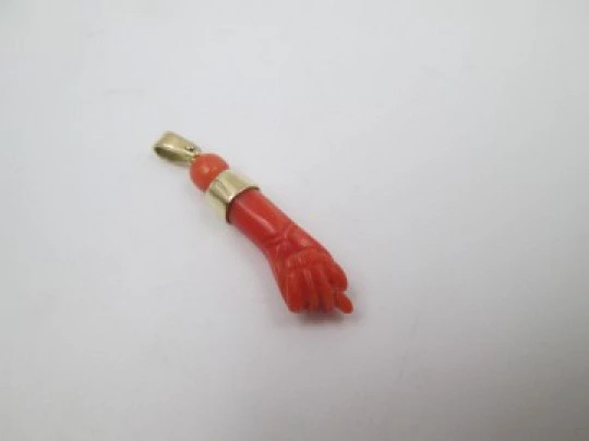 Figa / higa big pendant. Red hand. 18k gold & coral. Amulet. Spain. 1940's