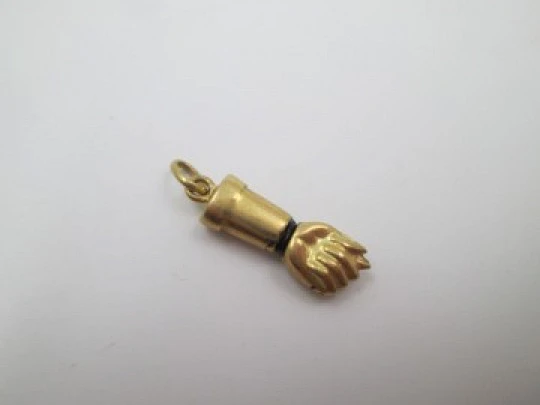 Figa / higa hand pendant. 18 karat yellow gold & black enamel. 1950's. Spain