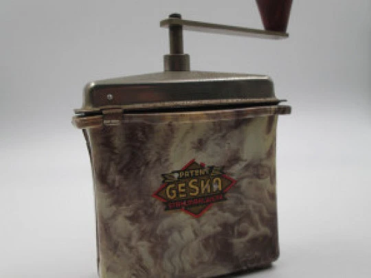 Geska hand coffee grinder. Marbled bakelite and silver metal. Germany. 1950's