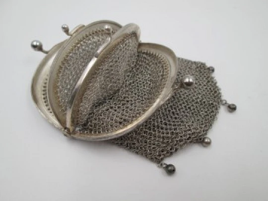 Mesh sterling silver double purse. 1940's. Balls clasp. Europe