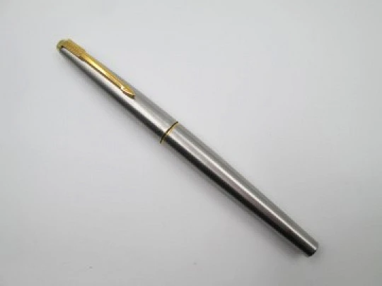 Parker 45 Flighter. Stainless steel & gold plated details. 14k nib. 1980's. UK