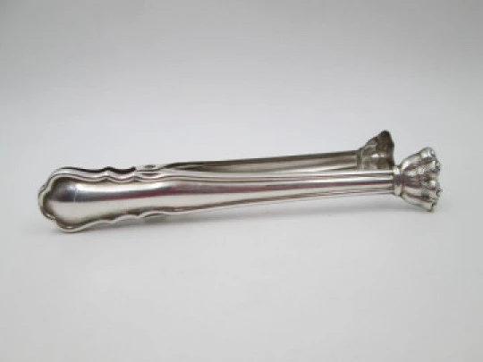 Pedro Duran ornate ice tongs. Sterling silver. Ribbed design and claws. 1980's. Spain