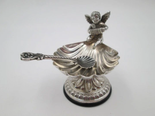 Pedro Durán salt shaker / sugar bowl. Shell with cherub. 925 sterling silver. 1980's