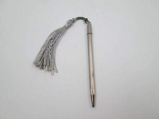 Pocket mechanical toothpick. Sterling silver. Guilloche motif. Twist system. 1930's. Europe