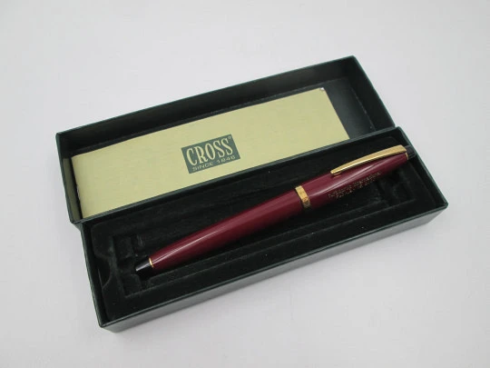 Rare Cross Solo Classic GT Turboprop fountain pen. Maroon red resin & gold plated details