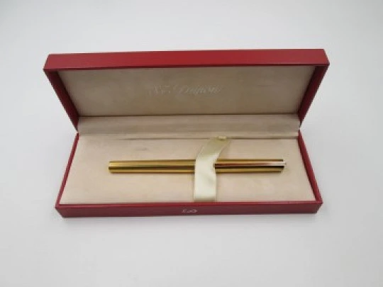 S.T. Dupont París Classique fountain pen. 925 sterling silver vermeil. Box. 2000's