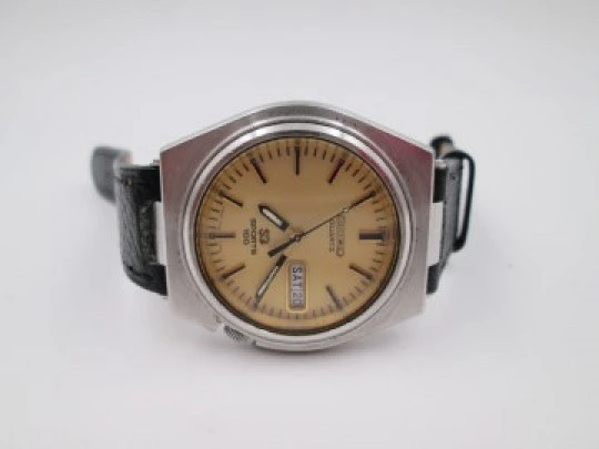 Seiko Sports 100. Quartz. Calendar. Stainless steel. 1980's. Japan. Strap