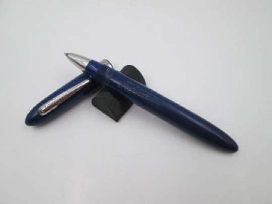 Sheaffer Fineline ballpoint pen. Blue plastic and chromed metal trims. USA. 1950's