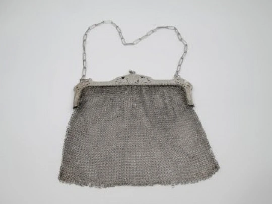 Sterling silver mesh bag. Openwork clutch frame. Flowers & geometric motifs. 1920's